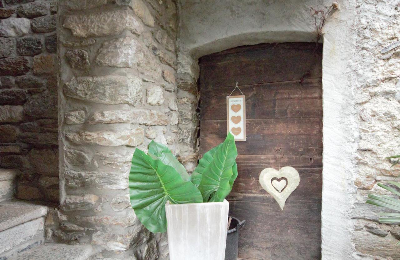 Aparthotel L'Antico Borgo Cremia Exterior foto